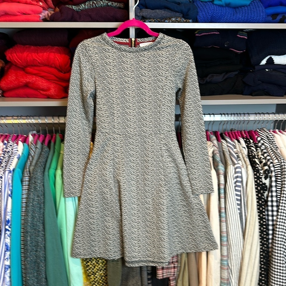 Katherine Barclay white and gray patterned long sleeve dress size 2โ